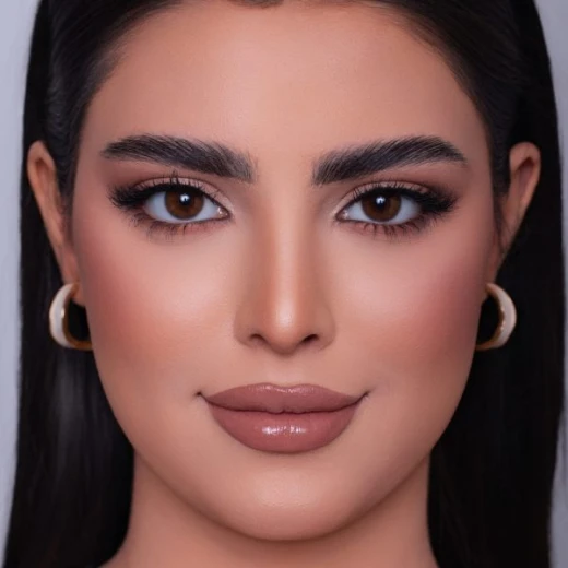 عدسات فريش لوك الملونة بلون العود: لون بني طبيعي للاستخدام لمدة 6 أشهر، توفر تحسينًا دقيقًا وجذابًا للون العين، متوفرة لعينين من رغد أورجانيكس - رغد أورجانيكس - Image 5